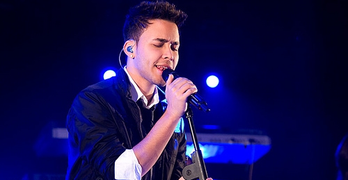 Audience at a Prince Royce concert